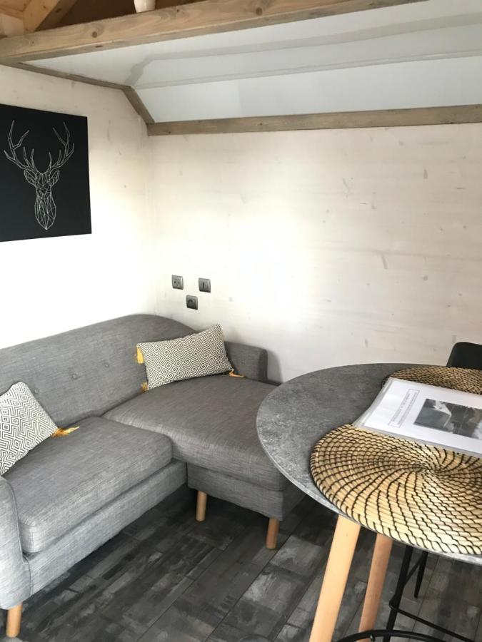 Les nuits insolites de la mothe - hébergement en bulle - tiny house avec spa privatif ou croisière fluviale Outremecourt Exterior foto