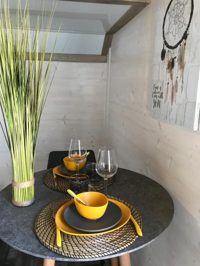 Les nuits insolites de la mothe - hébergement en bulle - tiny house avec spa privatif ou croisière fluviale Outremecourt Exterior foto